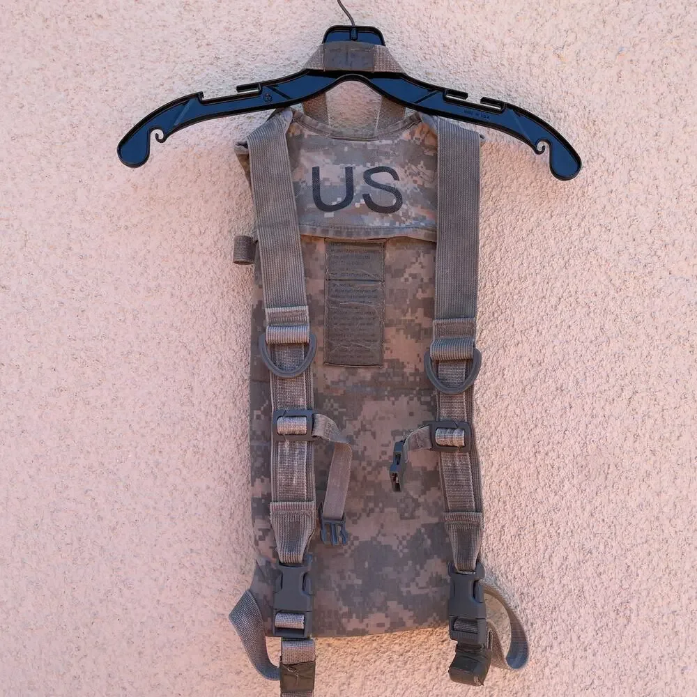 US Military MOLLEE II Hydration System Carrier *No Bladder*